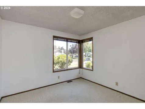 2466 Erin Way Eugene OR 97408