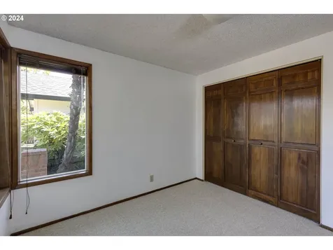 2466 Erin Way Eugene OR 97408