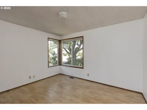 2466 Erin Way Eugene OR 97408