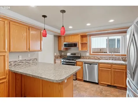 4428 Samantha Court NE Salem OR 97305