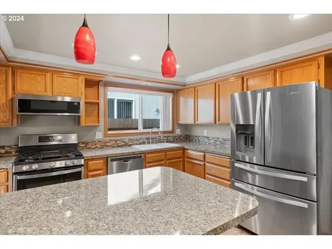 4428 Samantha Court NE Salem OR 97305