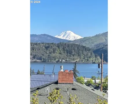1340 Cascade Avenue Hood River OR 97031