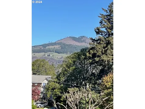 1340 Cascade Avenue Hood River OR 97031