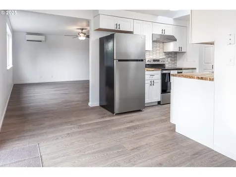 4241 Marcum Lane Eugene OR 97402