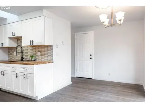 4241 Marcum Lane Eugene OR 97402