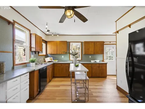 206 S 4th Avenue Ridgefield WA 98642