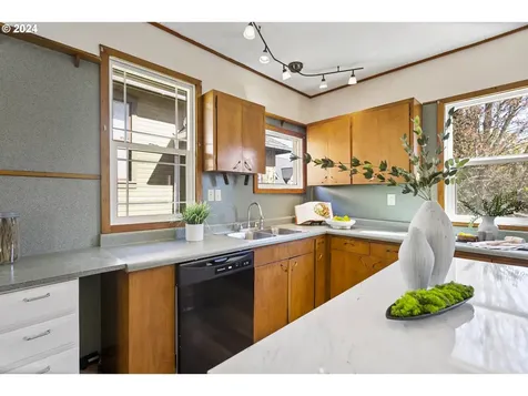 206 S 4th Avenue Ridgefield WA 98642