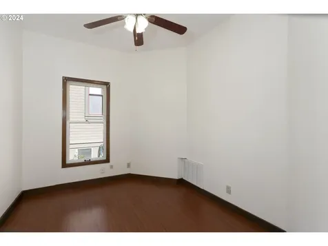 206 S 4th Avenue Ridgefield WA 98642