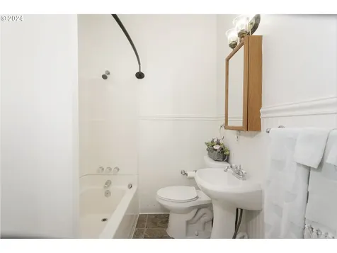 206 S 4th Avenue Ridgefield WA 98642