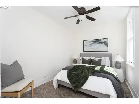 206 S 4th Avenue Ridgefield WA 98642