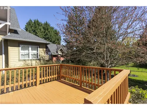 206 S 4th Avenue Ridgefield WA 98642