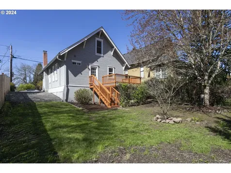 206 S 4th Avenue Ridgefield WA 98642