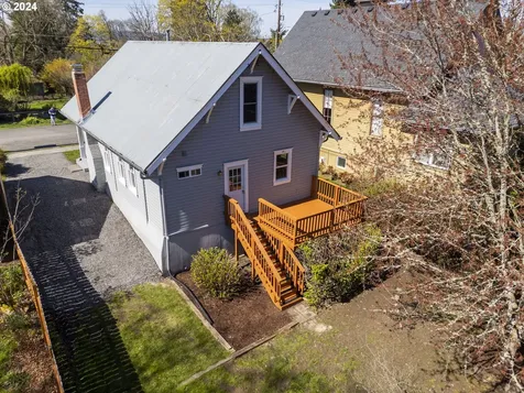 206 S 4th Avenue Ridgefield WA 98642