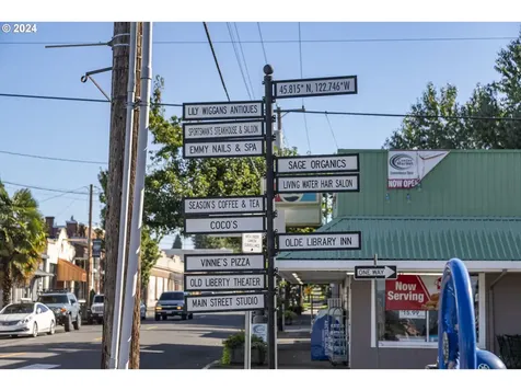206 S 4th Avenue Ridgefield WA 98642