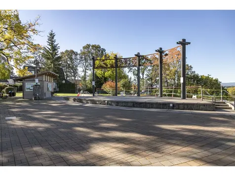 206 S 4th Avenue Ridgefield WA 98642