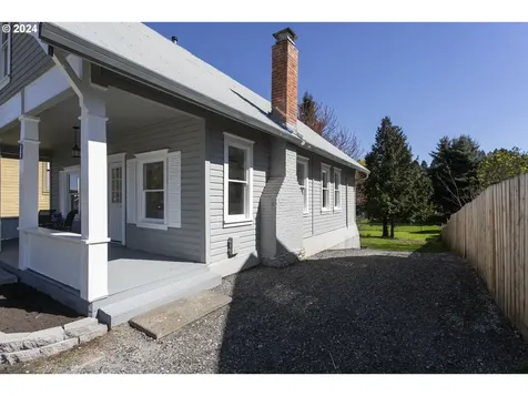 206 S 4th Avenue Ridgefield WA 98642