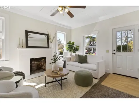 206 S 4th Avenue Ridgefield WA 98642