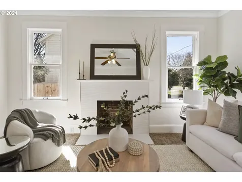206 S 4th Avenue Ridgefield WA 98642