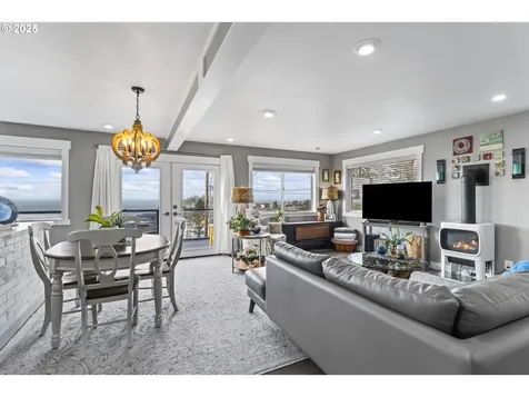 240 NE Williams Avenue Depoe Bay OR 97341