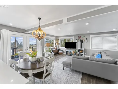 240 NE Williams Avenue Depoe Bay OR 97341