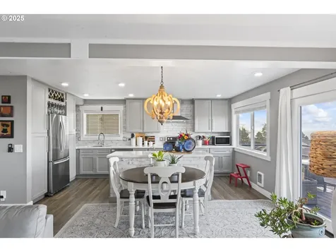 240 NE Williams Avenue Depoe Bay OR 97341