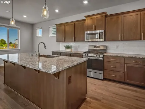 8777 N Otter Circle Camas WA 98607