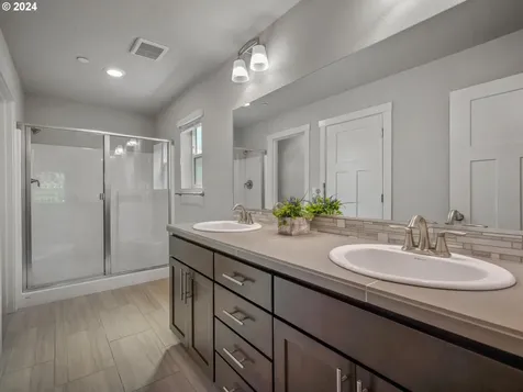 8777 N Otter Circle Camas WA 98607