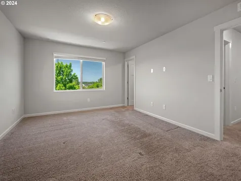 8777 N Otter Circle Camas WA 98607