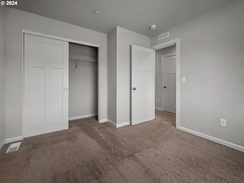 8777 N Otter Circle Camas WA 98607