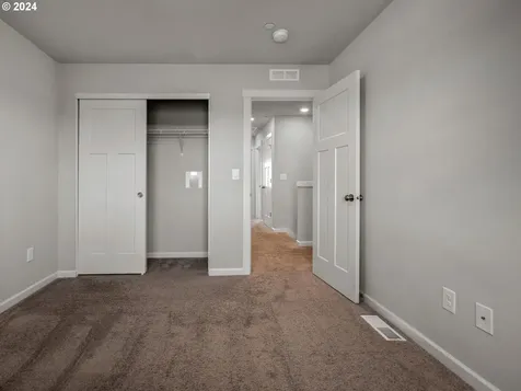 8777 N Otter Circle Camas WA 98607