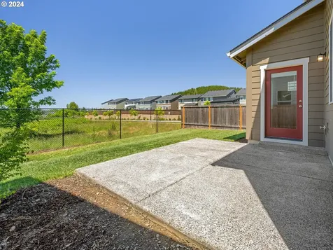 8777 N Otter Circle Camas WA 98607