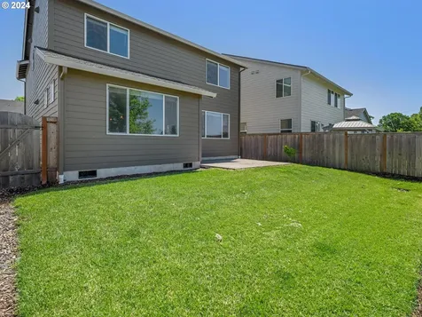 8777 N Otter Circle Camas WA 98607