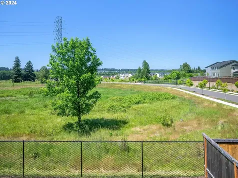 8777 N Otter Circle Camas WA 98607