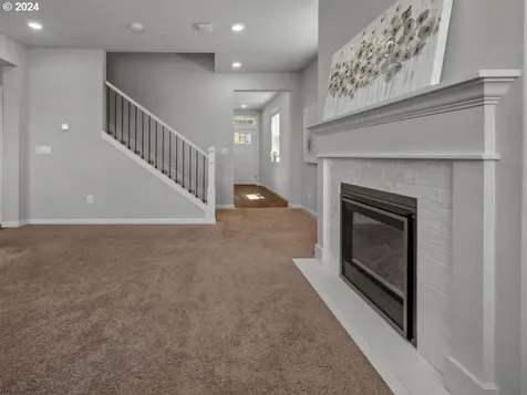 8777 N Otter Circle Camas WA 98607