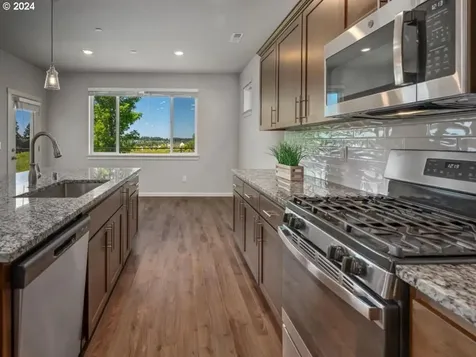 8777 N Otter Circle Camas WA 98607
