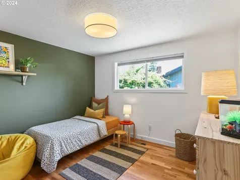 11211 Ne Thompson Street Portland OR 97220