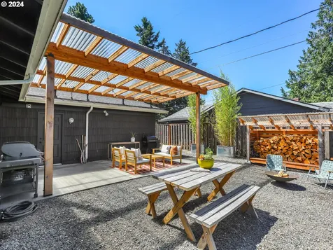 11211 Ne Thompson Street Portland OR 97220