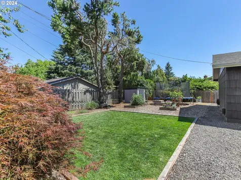 11211 Ne Thompson Street Portland OR 97220