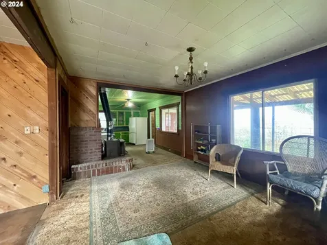 484 Newmark Street North Bend OR 97459