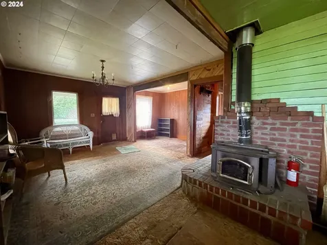 484 Newmark Street North Bend OR 97459