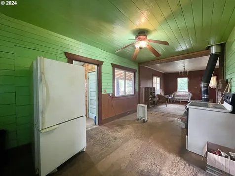 484 Newmark Street North Bend OR 97459