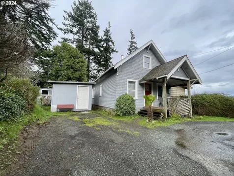 484 Newmark Street North Bend OR 97459