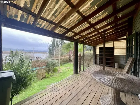 484 Newmark Street North Bend OR 97459