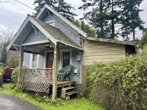 484 Newmark Street North Bend OR 97459