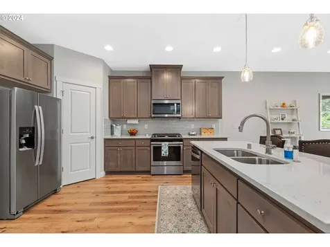 728 Nw 138th Street Vancouver WA 98685
