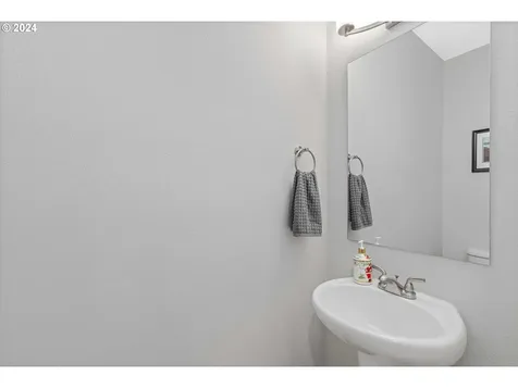728 Nw 138th Street Vancouver WA 98685