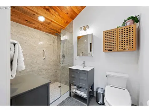 752 Florence Avenue Astoria OR 97103