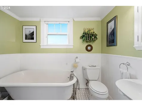 752 Florence Avenue Astoria OR 97103