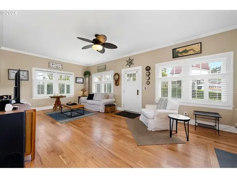 752 Florence Avenue Astoria OR 97103
