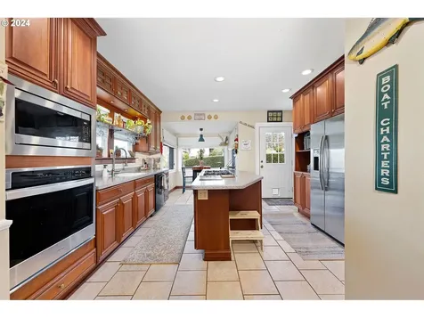 752 Florence Avenue Astoria OR 97103